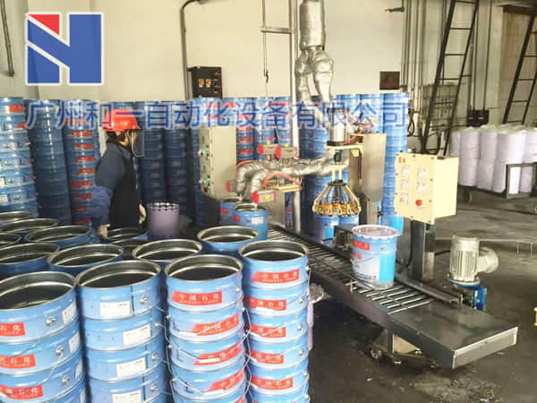 灌裝機(jī)現(xiàn)場(chǎng)案例