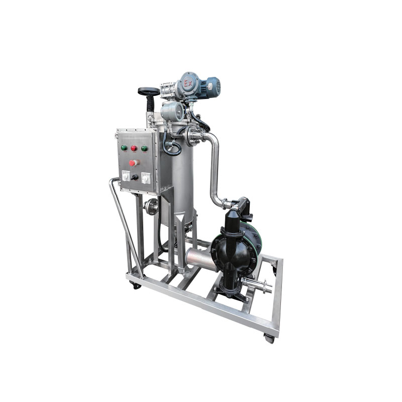 Self-cleaning wall scraping filter